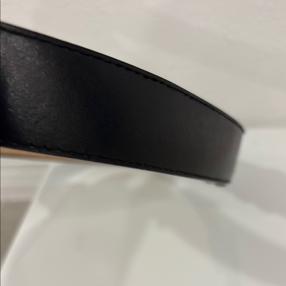 Black Belt with Silver Buckle Unique Toggle Closure Belt Fashion Accessory - Picture 10 of 16